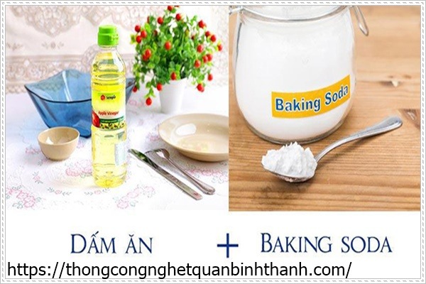 Th&ocirc;ng ống nước thải bằng baking soda v&agrave; giấm
