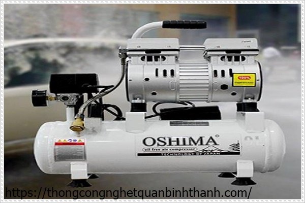 Sử dụng m&aacute;y n&eacute;n kh&iacute; để th&ocirc;ng tắc bồn cầu
