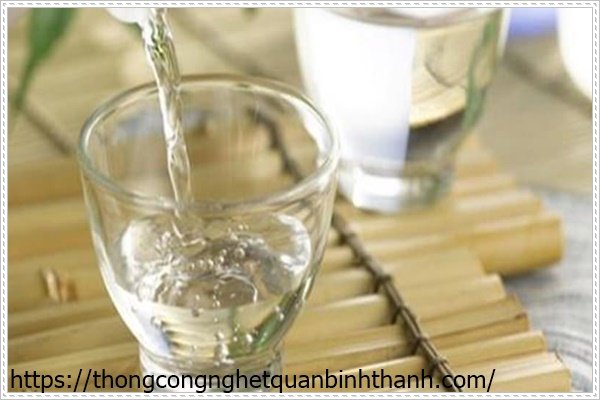 Thông cống bằng giấm