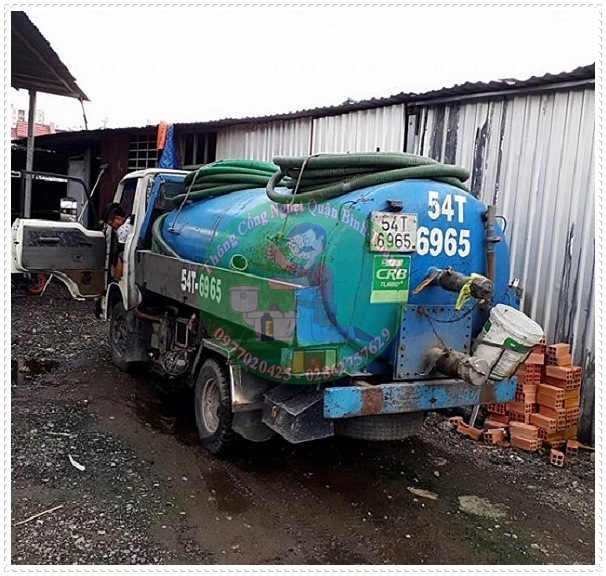 Thực hiện h&uacute;t hầm cầu định kỳ