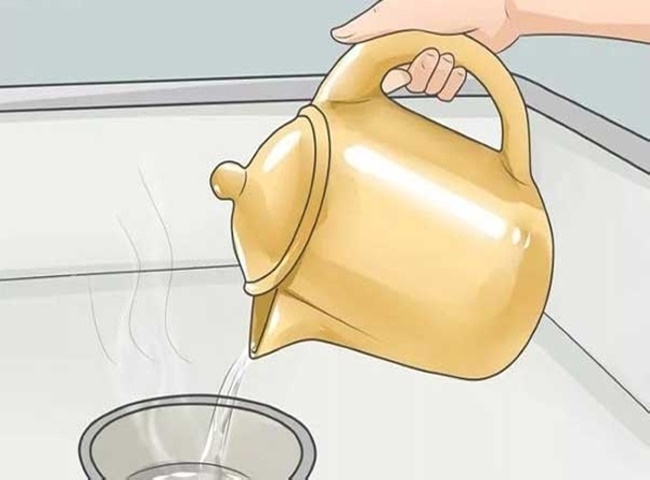 C&aacute;ch th&ocirc;ng đường ống nước thải bị tắc bằng nước s&ocirc;i v&agrave; nước rửa ch&eacute;n