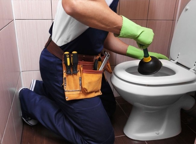 Thợ th&ocirc;ng bồn cầu huyện Cần Giờ với quy tr&igrave;nh đạt chuẩn